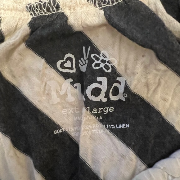 NWT, Mudd striped shirt with cutout shoulders - Picture 5 of 7